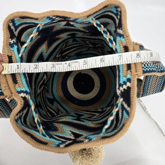 Mochila Crossbody Bag pompom tassel closure - Picture 3 of 8